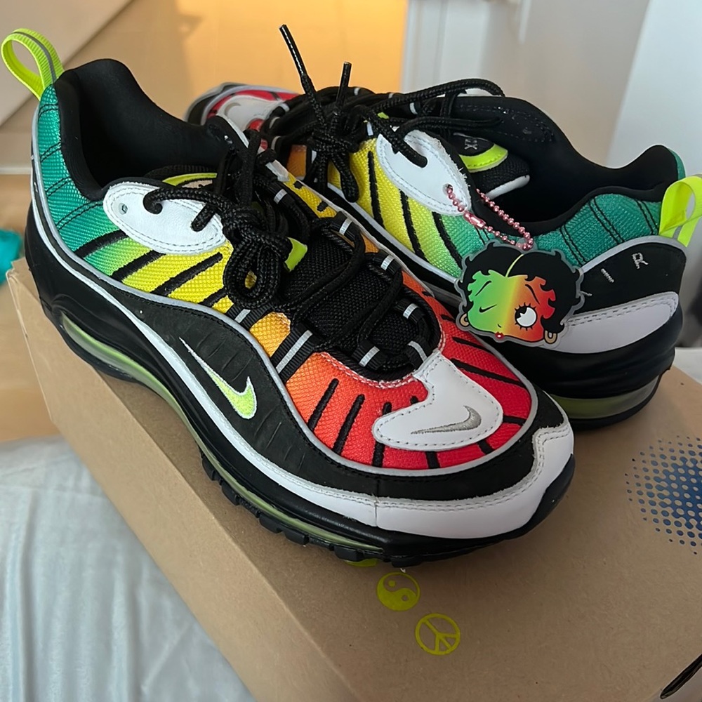 Nike Olivia Kim Air Max